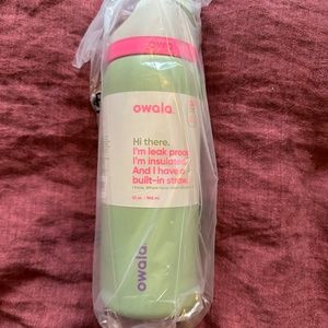 Owala 32 oz Free Sip Waterbottle -- Brand new!